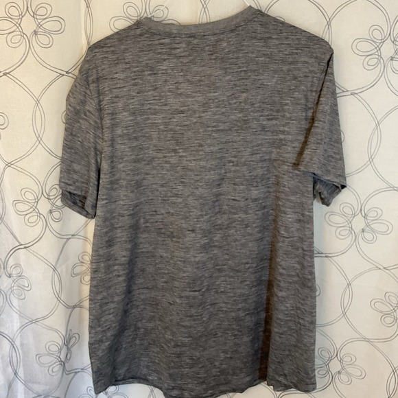 All In Motion Mens Short Sleeve Soft Gym Gray T-shirt Wicking Stretch Size XL - Picture 2 of 4
